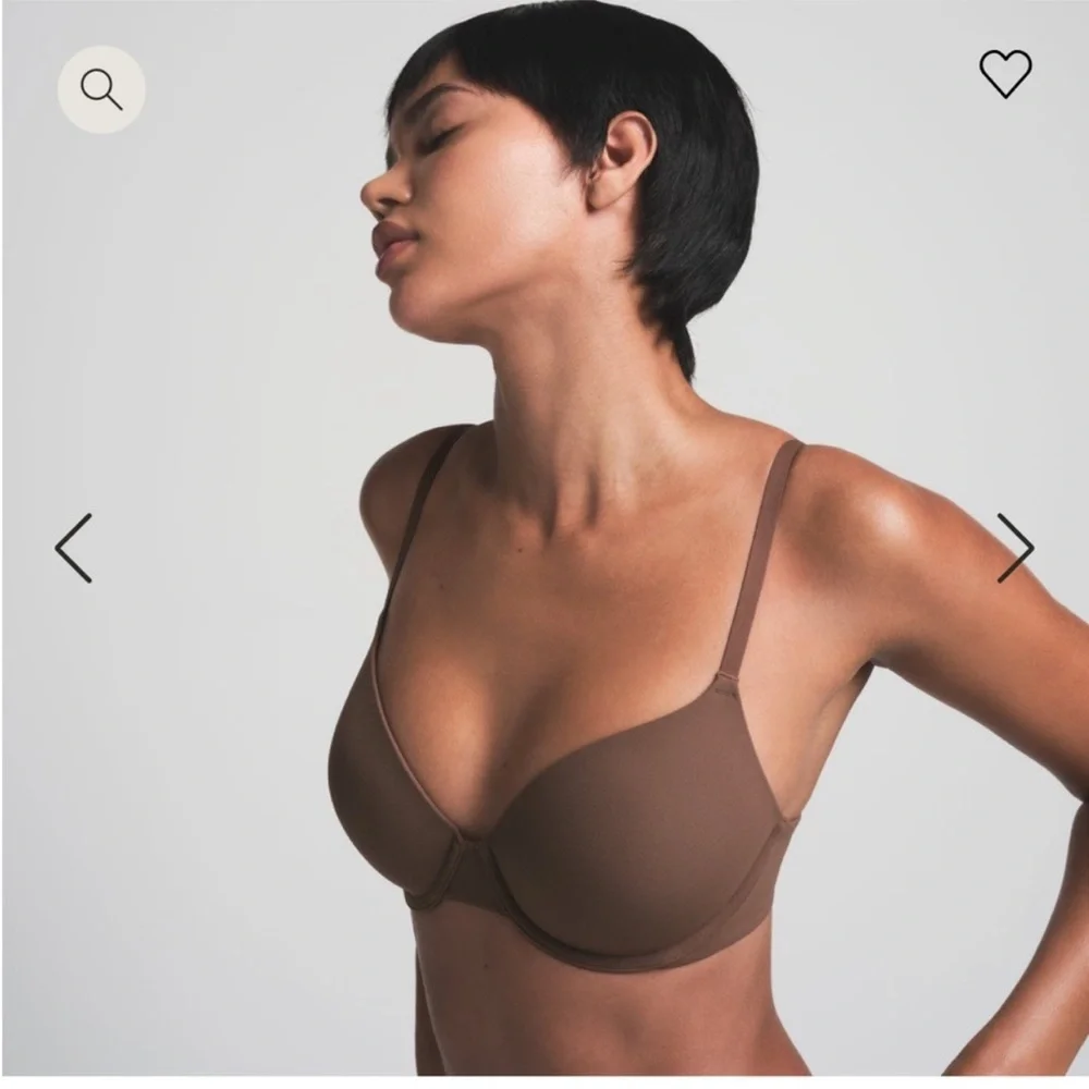 SKIMS NWT Fits everybody T-shirt bra size 34D color jasper